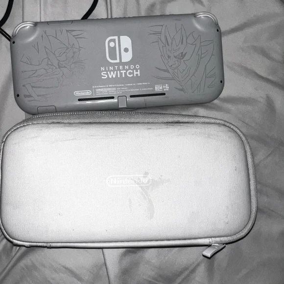 Special Edition 2019 Pokémon Nintendo Switch Lite Gray with Red and Blue Buttons - Picture 5 of 8